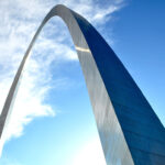 View of the Gateway Arch in St. Louis from ground level
