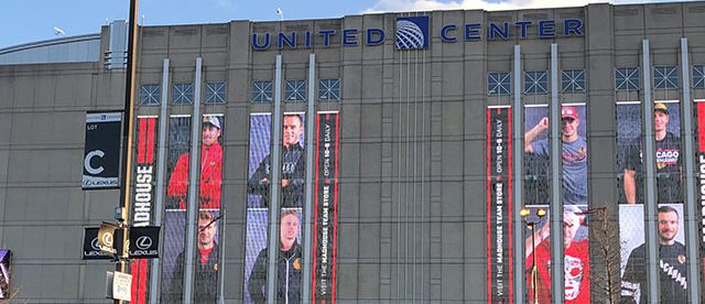 United Center Chicago Bulls Blackhawks events tickets parking hotels seating food