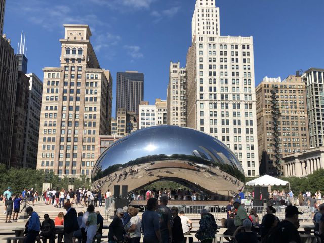 Chicago Cloud Gate sculpture Grant Park