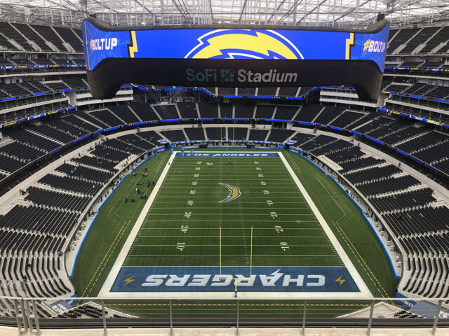 Rams fans get a look inside SoFi Stadium, with visions of Super