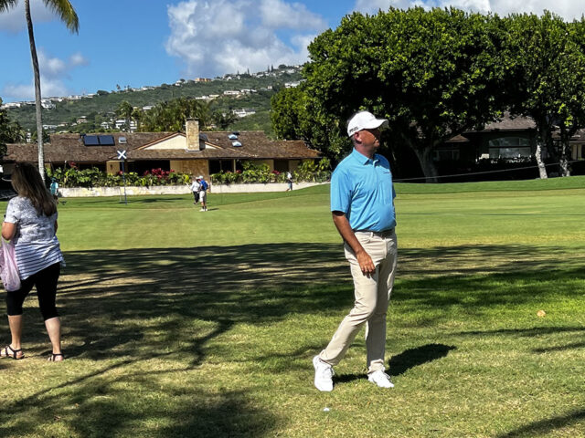 Sony Open in Hawaii - Stewart Cink plays his ball