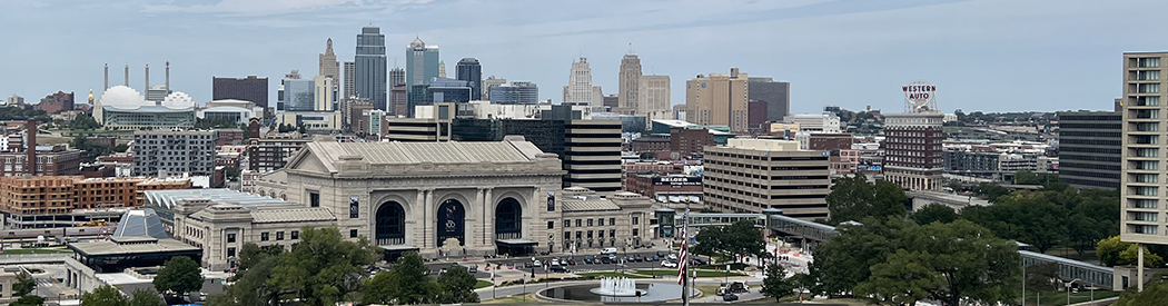 The downtown skyline of Kansas City, Missouri, with Union Station in the foreground